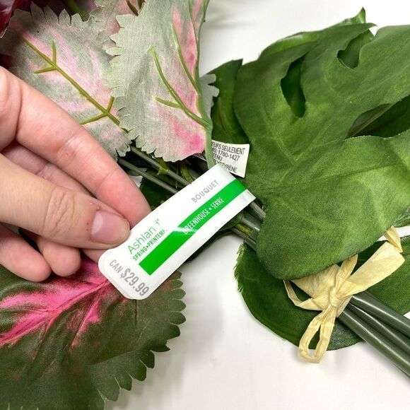 🆕 Fake Flower Bouquet - NWT - Picture 6 of 6